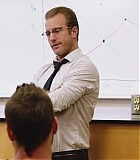 H50609-00136.jpg